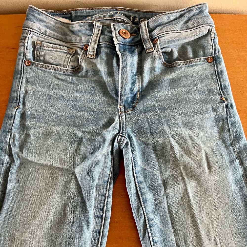 American Eagle skinny jeans. EUC. Size 00. Barely worn.